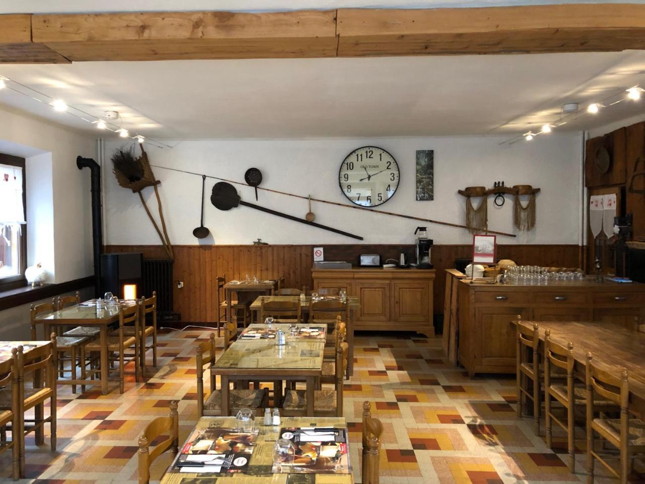 Bar Hotel Restaurant Le Margeriaz Les Déserts Kültér fotó