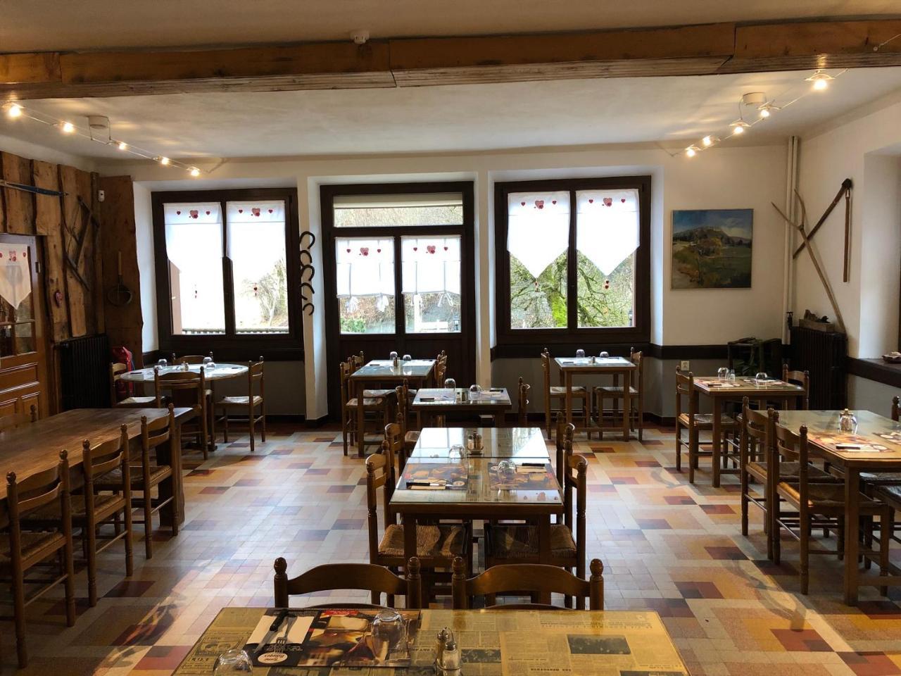 Bar Hotel Restaurant Le Margeriaz Les Déserts Kültér fotó